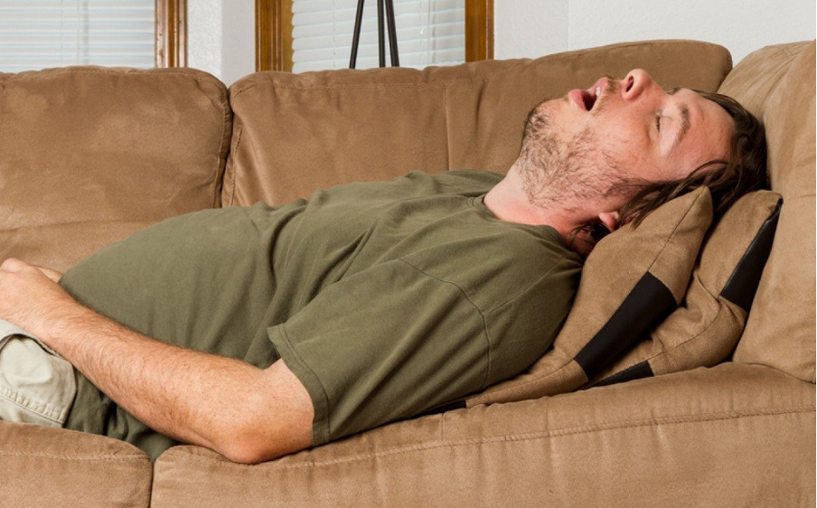 В положении на спине люди храпят чаще, чем в других позициях